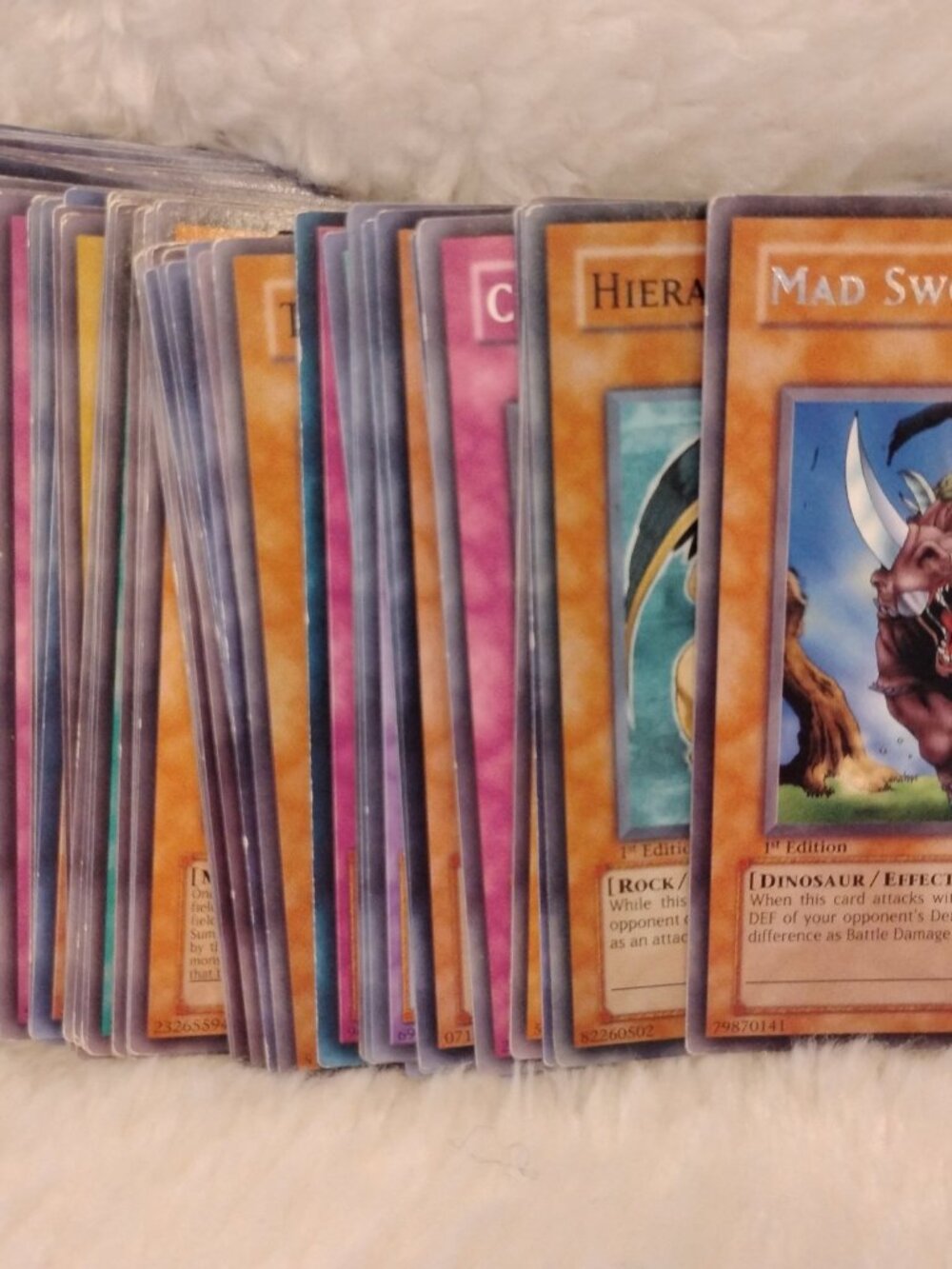 Yu-Gi-Oh! Bulk Card Lot – 100 Cards – Rares, Commons & Foils - Picture 1 of 6